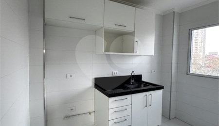 Apartamento à venda ou para alugar com 2 quartos, sendo 1 suíte, em Vila Assunção, Santo André, SP