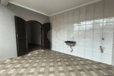 Sobrado à venda com 3 quartos, sendo 1 suíte, em Jardim D'abril, Osasco, SP