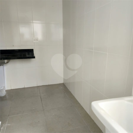 Casa à venda com 2 quartos, sendo 1 suíte, no condomínio Residencial Sanches, São Paulo - SP