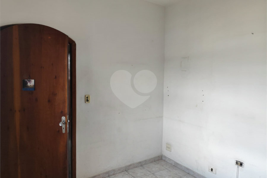 Sobrado à venda com 2 quartos em Vila Nivi, São Paulo, SP