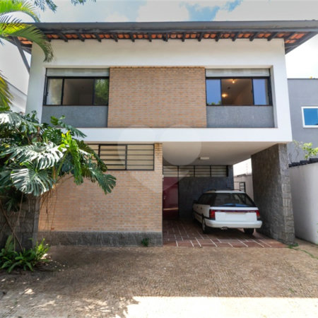 Casa à venda com 4 quartos, sendo 1 suíte, em Jardim Novo Mundo, São Paulo, SP