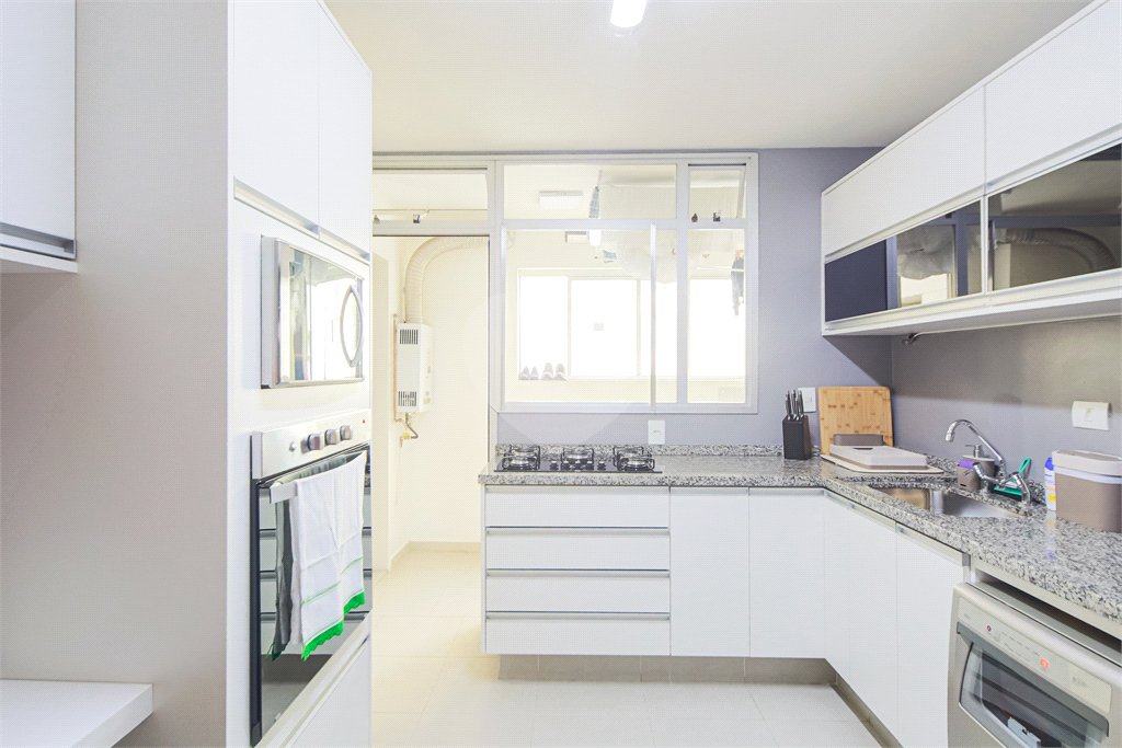Apartamento à venda com 3 quartos, sendo 1 suíte, em Brooklin, São Paulo, SP
