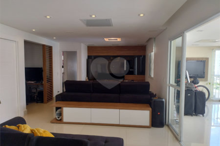 Apartamento à venda com 3 quartos, sendo 1 suíte,  no Centro, São Bernardo do Campo, SP