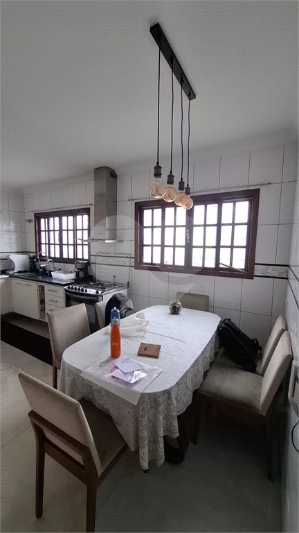 Sobrado à venda com 3 quartos, sendo 1 suíte, em Vila Constança, São Paulo, SP
