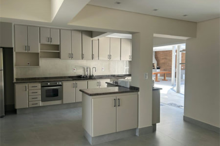 Casa à venda com 4 suítes no condomínio Jardim Paulista I, Vinhedo - SP