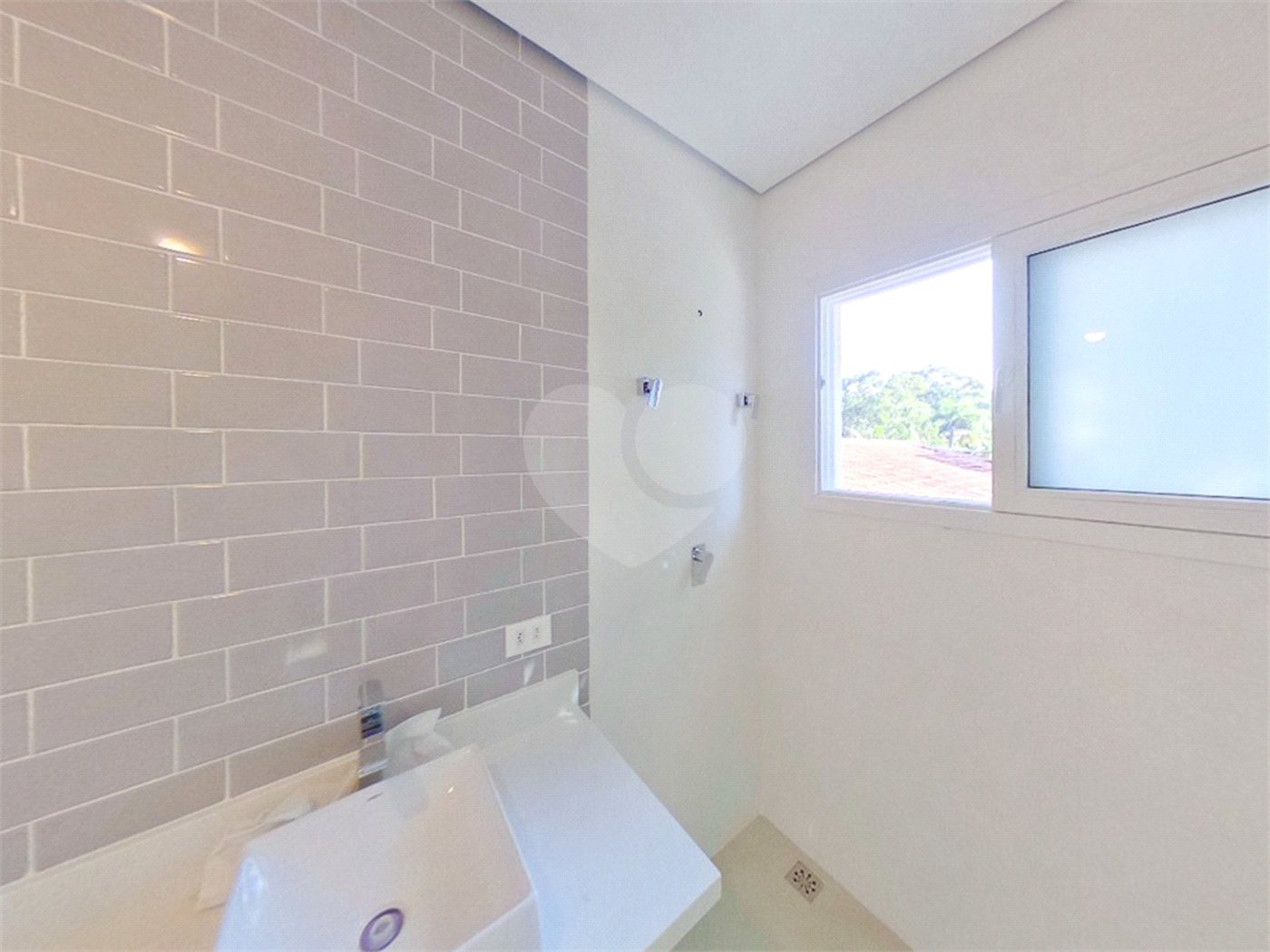 Casa à venda com 4 quartos, sendo 3 suítes,  em Jardim Marajoara, São Paulo, SP