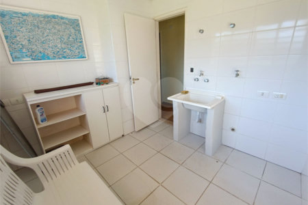 Chácara à venda com 4 quartos, sendo 1 suíte, em Vila Vilma (mailasqui), São Roque, SP