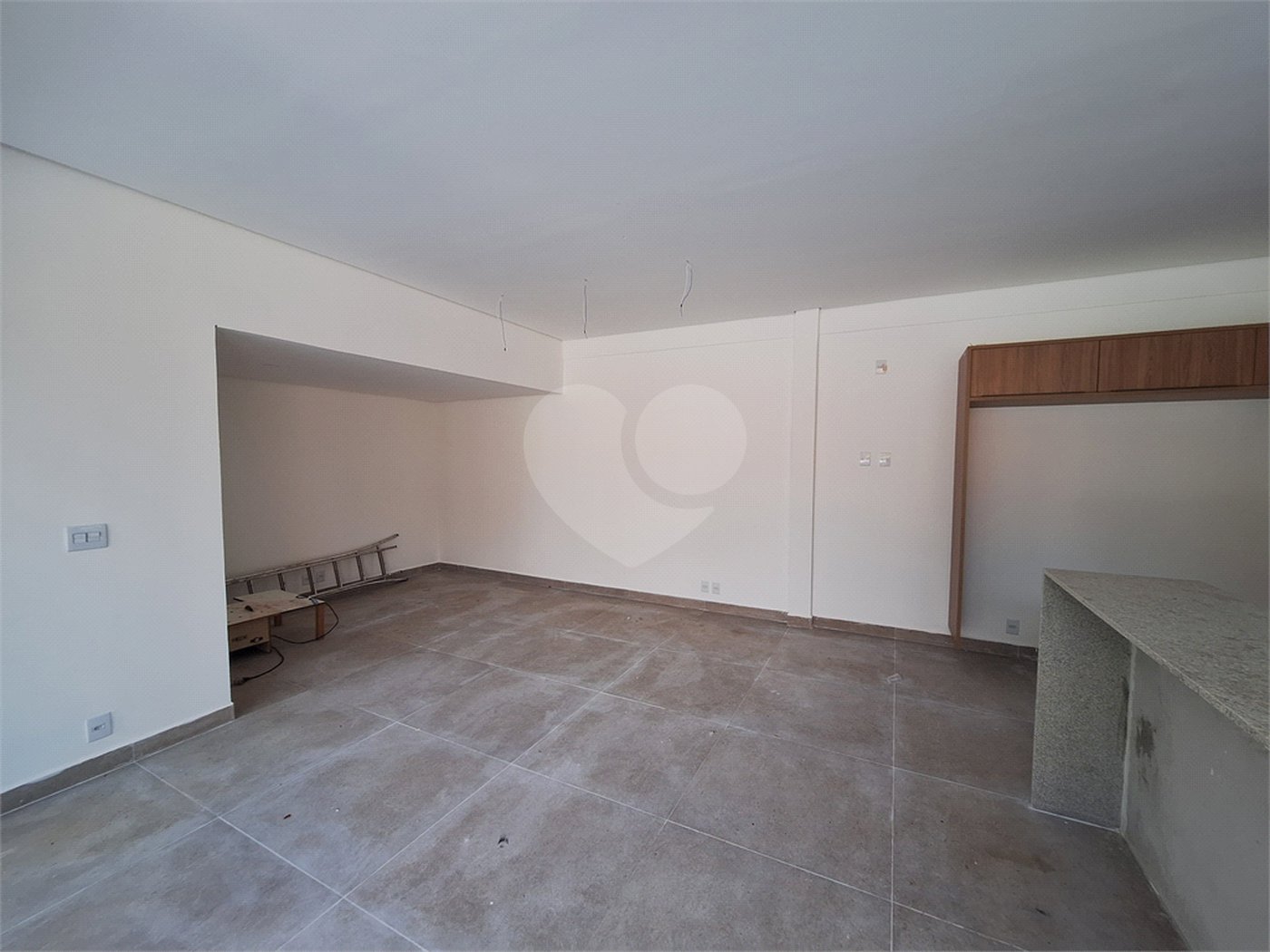 Casa à venda ou para alugar com 4 quartos, sendo 3 suítes, no condomínio Chácara Residencial Santa Maria, Votorantim - SP