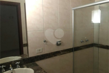 Casa à venda com 4 suítes no condomínio Vila das Emboabas, São Paulo - SP
