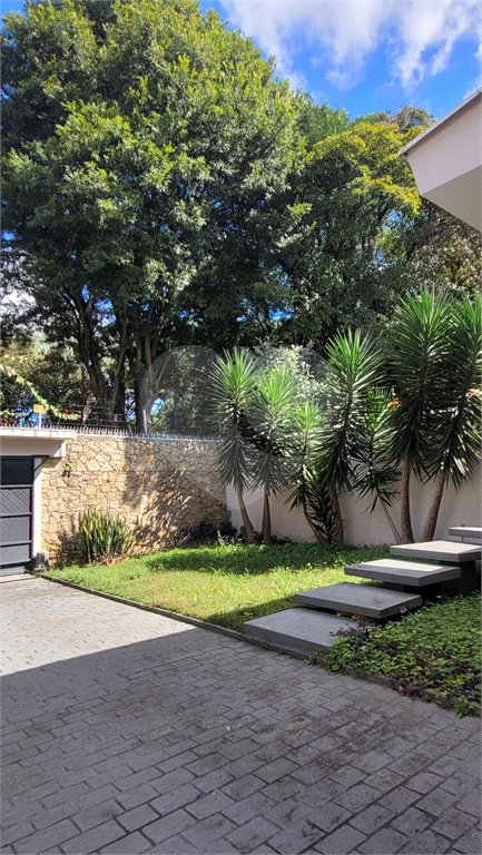 Sobrado à venda com 4 quartos, sendo 3 suítes, em Brooklin Paulista, São Paulo, SP