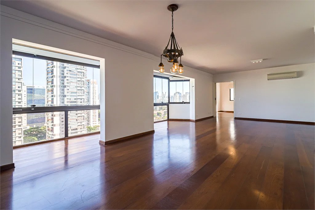 Apartamento à venda com 3 suítes em Cidade Monções, São Paulo, SP