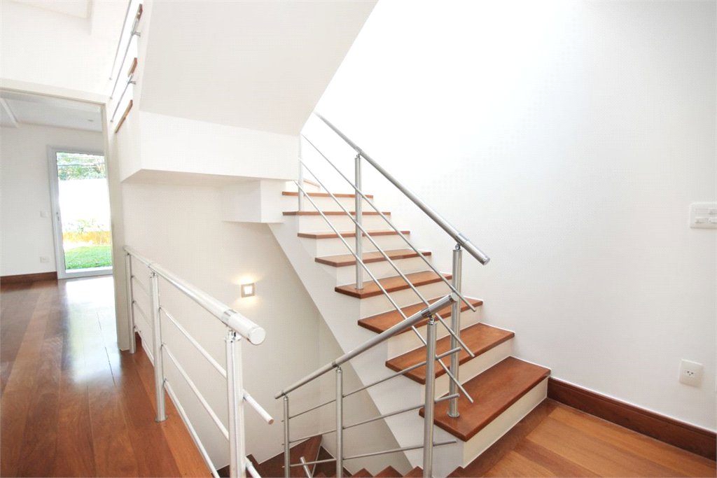 Casa à venda com 4 suítes no condomínio Vila Alba, São Paulo - SP