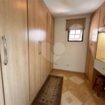 Casa à venda com 5 quartos, sendo 3 suítes, no condomínio Jd Itatinga, São Paulo - SP