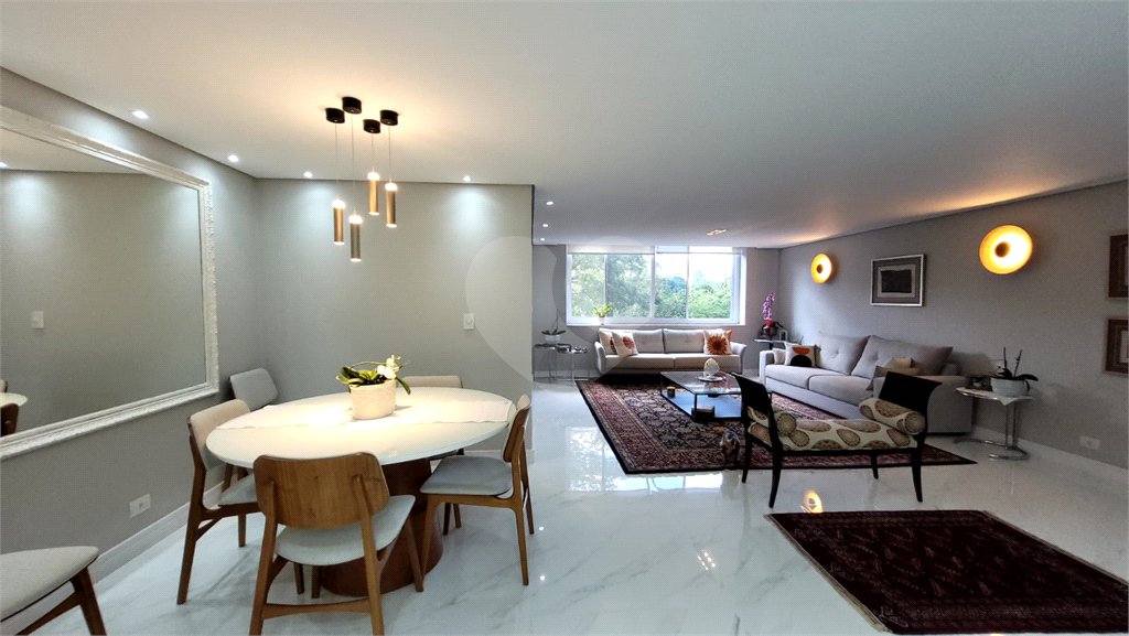 Apartamento à venda com 3 quartos, sendo 1 suíte, em Alto da Boa Vista, São Paulo, SP