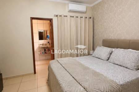 Casa à venda com 3 quartos, sendo 1 suíte, em Jardim dos Ipes, Três Lagoas, MS