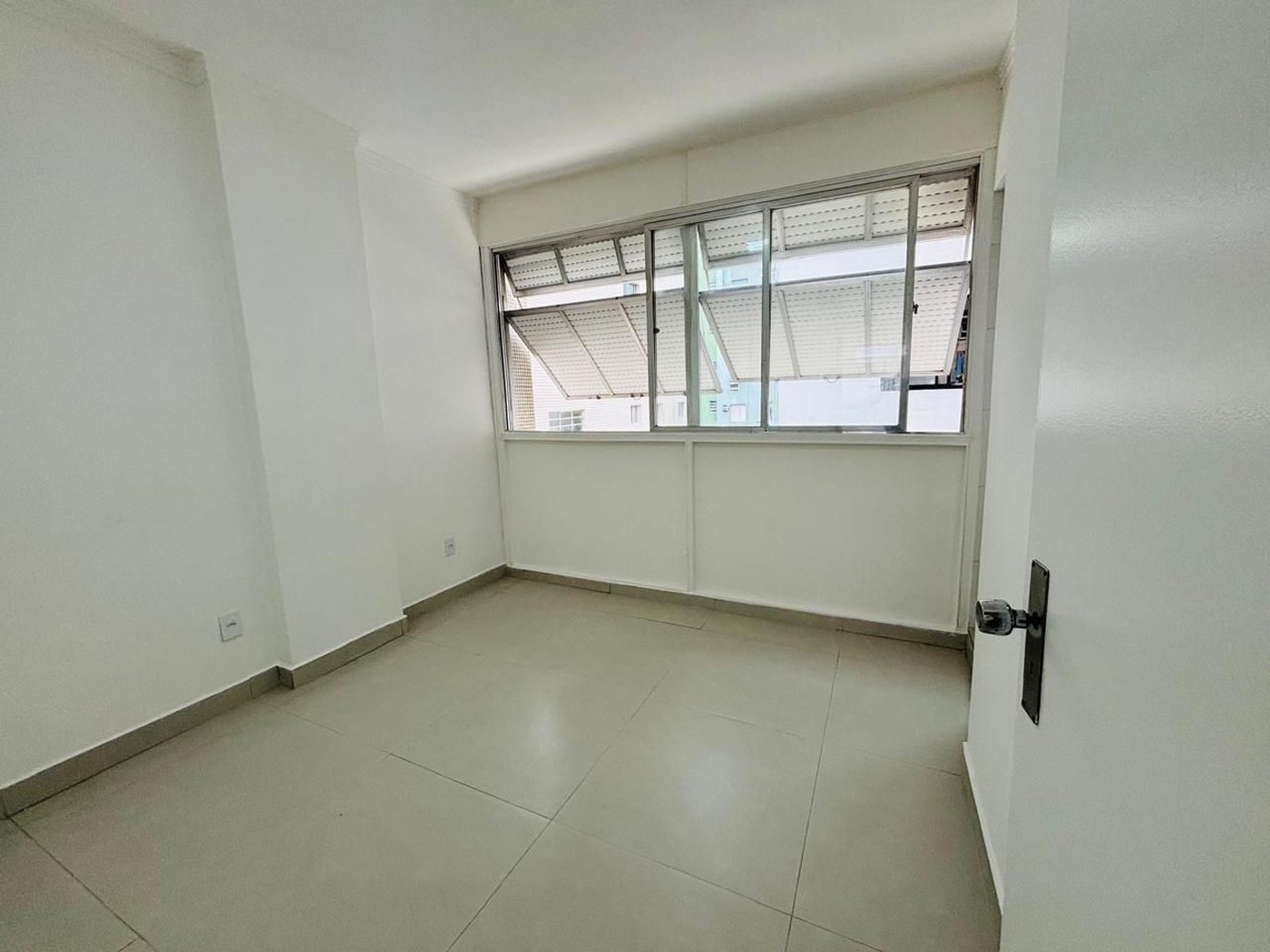 Apartamento com 2 dormitórios à venda, 85 m² por R$ 680.000,00 - Pompéia - Santos/SP