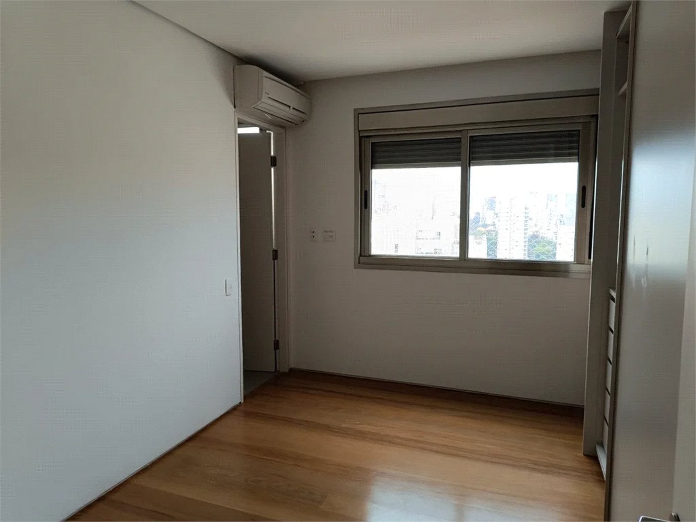 Apartamento à venda ou para alugar com 3 suítes em Pinheiros, São Paulo, SP