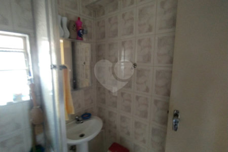 Casa à venda com 6 quartos, sendo 2 suítes, em Chora Menino, São Paulo, SP