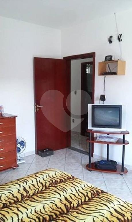 Casa à venda com 4 quartos, sendo 1 suíte, em Wanel Ville, Sorocaba, SP