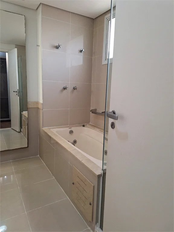 Apartamento à venda com 4 quartos, sendo 3 suítes, em Vila Gertrudes, São Paulo, SP