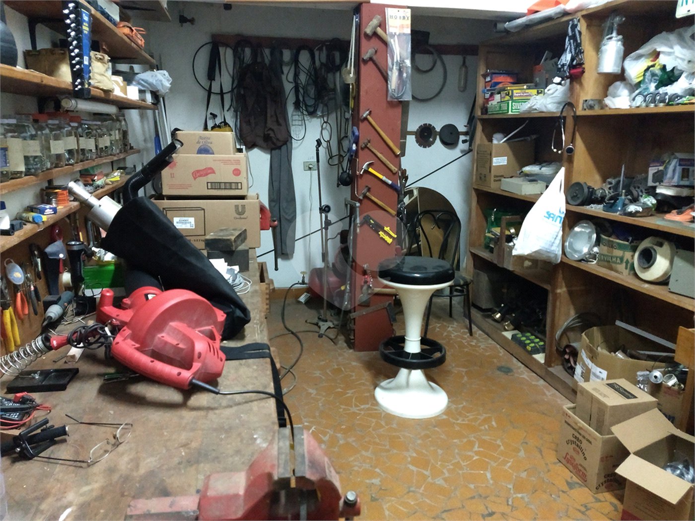 Casa Térrea à venda ou para alugar com 4 suítes em Horto, São Paulo, SP