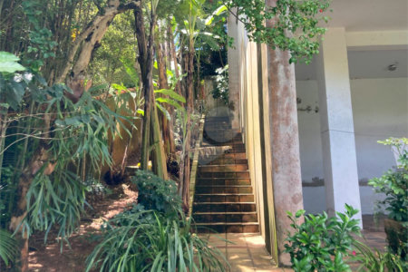 Casa à venda com 5 quartos, sendo 2 suítes, em Jardim Marajoara, São Paulo, SP