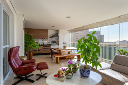 Apartamento à venda com 3 suítes em Vila Mariana, São Paulo, SP