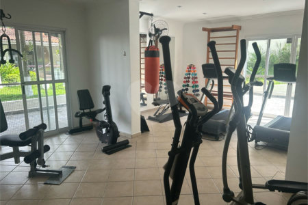 Apartamento à venda com 3 quartos, sendo 1 suíte,  em Vila Andrade, São Paulo, SP