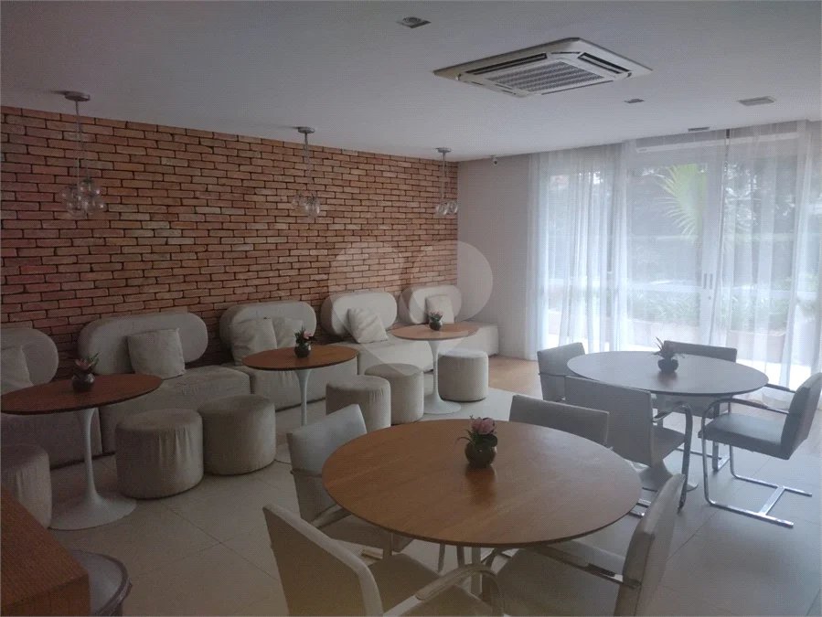 Apartamento à venda com 3 quartos, sendo 1 suíte, em Alto da Boa Vista, São Paulo, SP