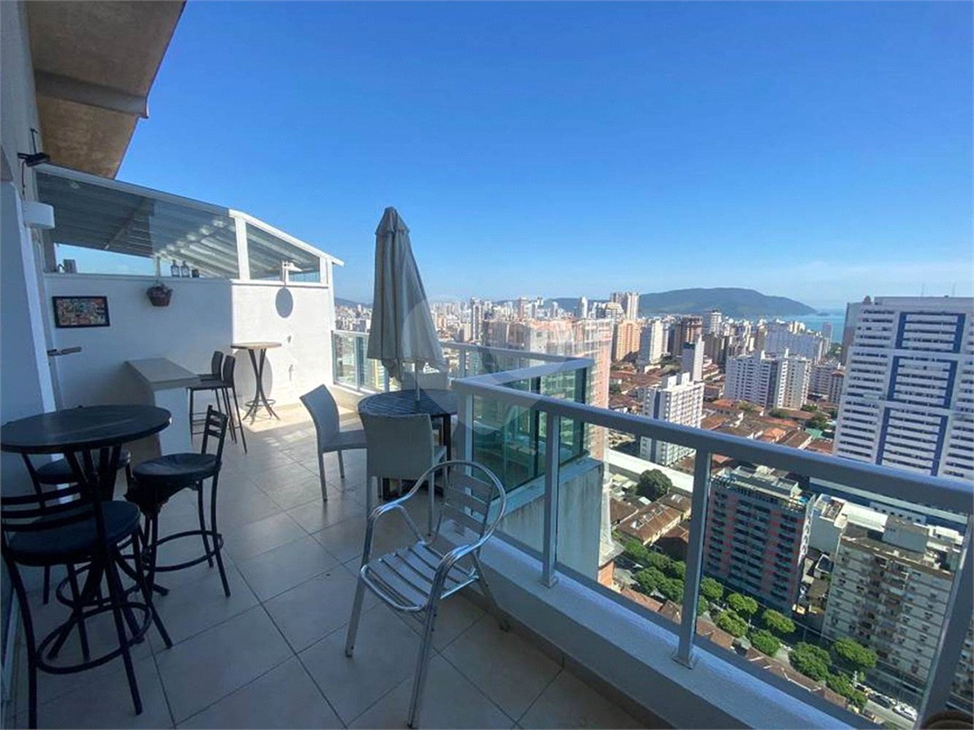 Cobertura no Edifício Emirado.