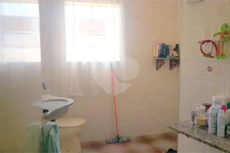 Casa à venda com 6 quartos, sendo 4 suítes, em Chora Menino, São Paulo, SP