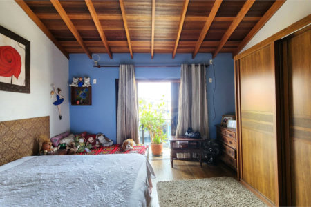 Sobrado à venda com 4 quartos, sendo 1 suíte, em Vila Romão, Salto, SP