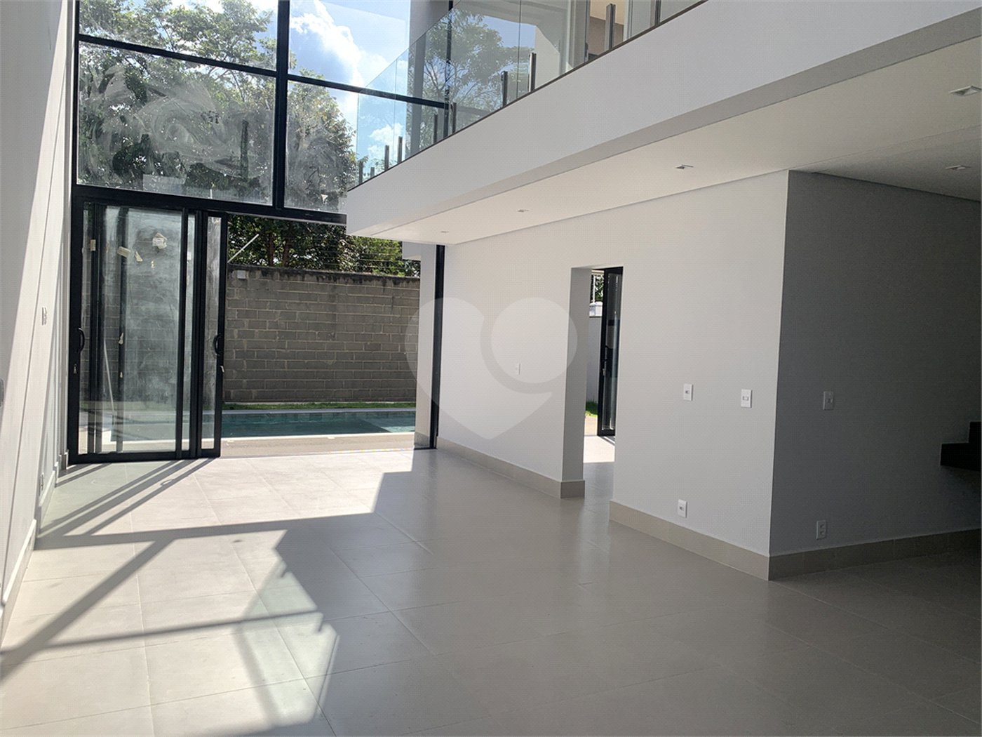 Casa à venda ou para alugar com 4 quartos, sendo 3 suítes, no condomínio Alphaville Nova Esplanada 1, Votorantim - SP