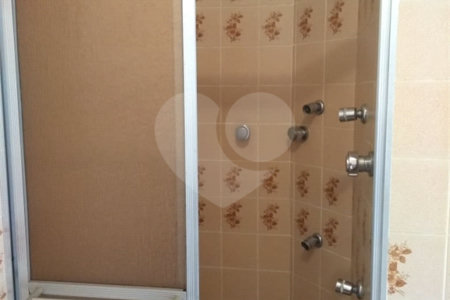 Casa à venda com 5 quartos, sendo 3 suítes,  em Vila Oliveira, Mogi das Cruzes, SP