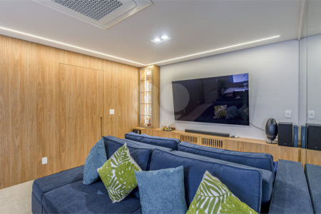 Apartamento à venda com 3 quartos, sendo 1 suíte, em Vila Uberabinha, São Paulo, SP