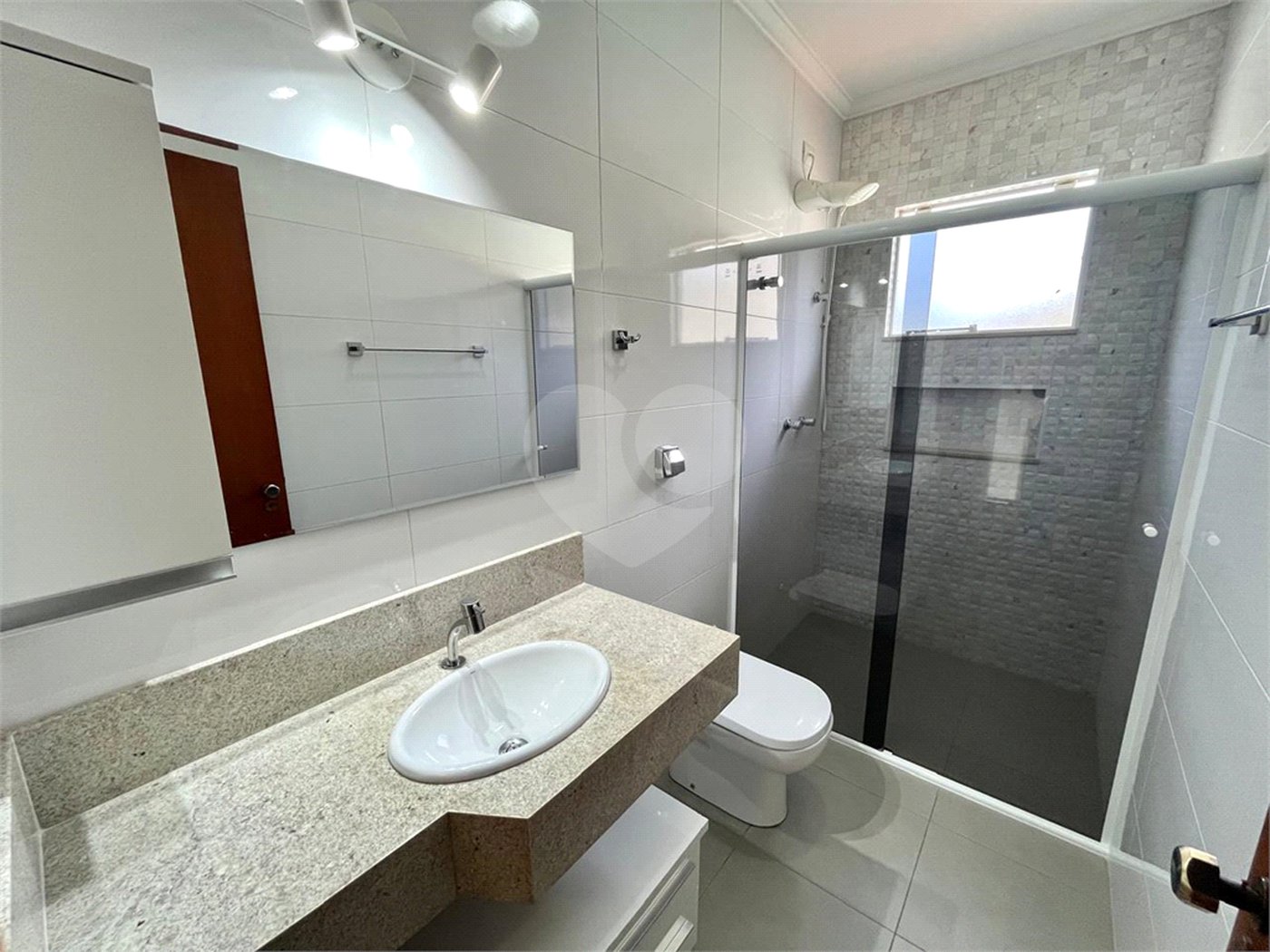 Casa Térrea à venda com 3 quartos, sendo 1 suíte,  em Cidade Universitária, Campinas, SP