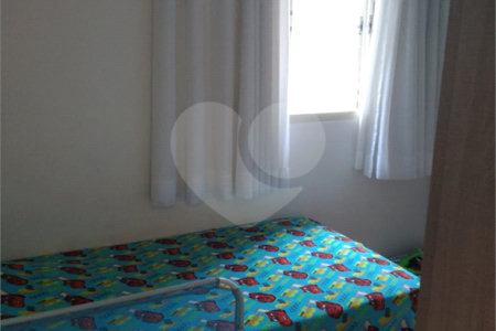 Casa Térrea com 3 dormitórios.