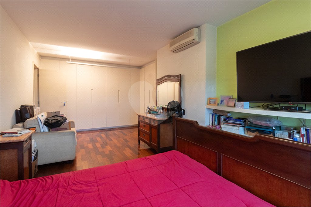Apartamento à venda com 4 quartos, sendo 2 suítes,  em Alto de Pinheiros, São Paulo, SP