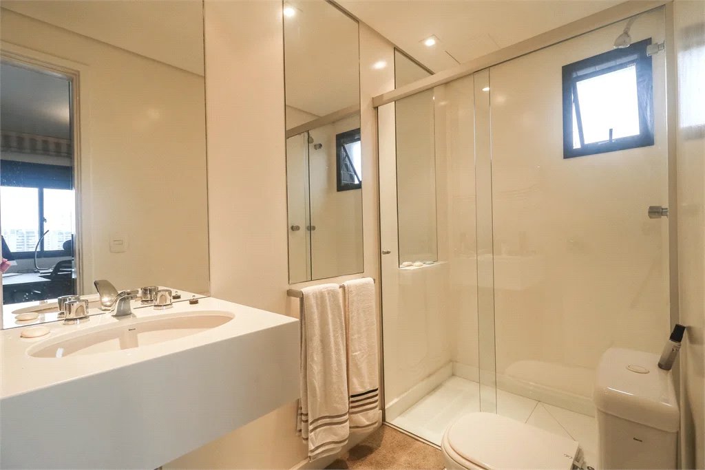 Apartamento à venda com 3 suítes em Cidade Monções, São Paulo, SP