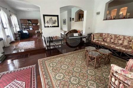 Casa à venda com 4 quartos, sendo 2 suítes, em Lar São Paulo, São Paulo, SP