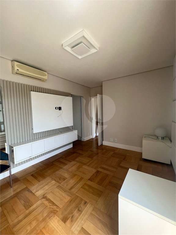 Apartamento à venda com 4 quartos, sendo 2 suítes,  em Vila Oliveira, Mogi das Cruzes, SP