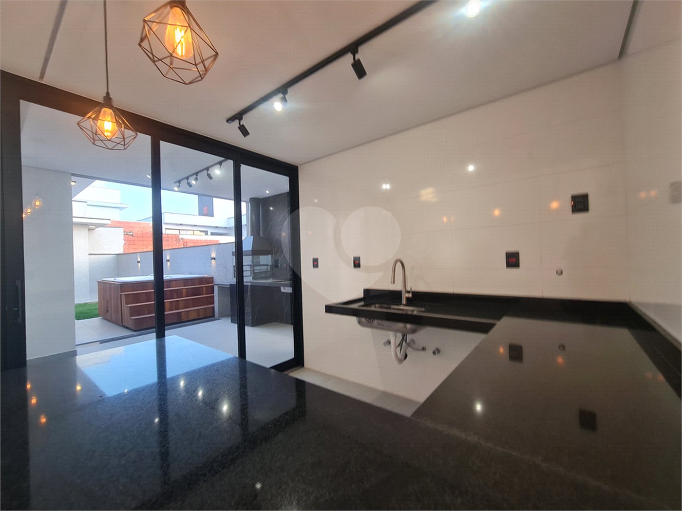 Casa à venda com 3 quartos, sendo 1 suíte, no condomínio Reserva Ipanema I, Sorocaba - SP