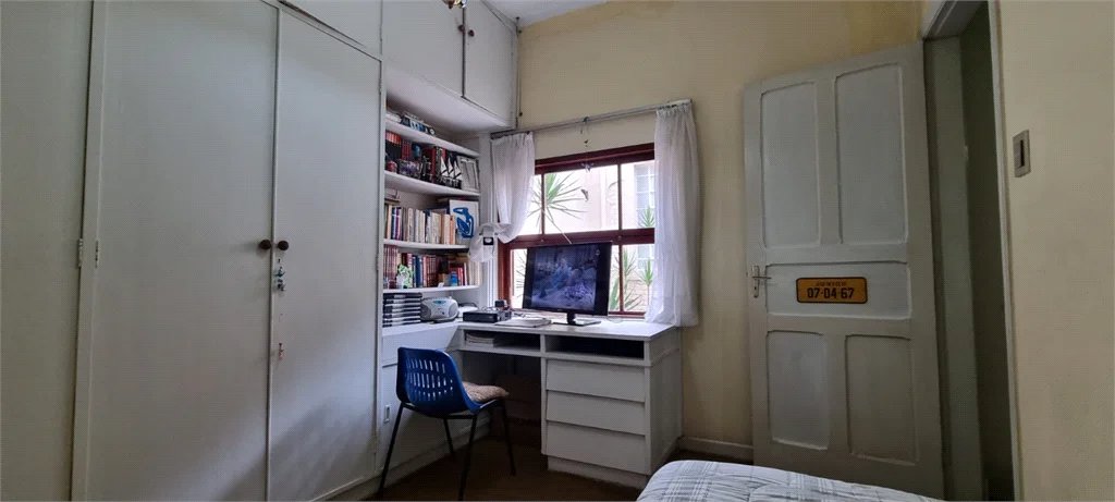 Sobrado à venda com 4 quartos, sendo 1 suíte, em Água Branca, São Paulo, SP