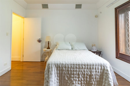 Casa à venda com 3 quartos, sendo 1 suíte, em Jardim Paulistano, São Paulo, SP