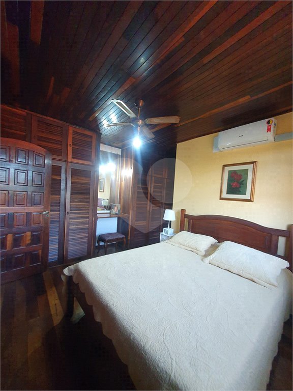 Casa à venda com 4 quartos, sendo 2 suítes,  no condomínio Vinhas da Vista Alegre - Lado Café, Vinhedo - SP