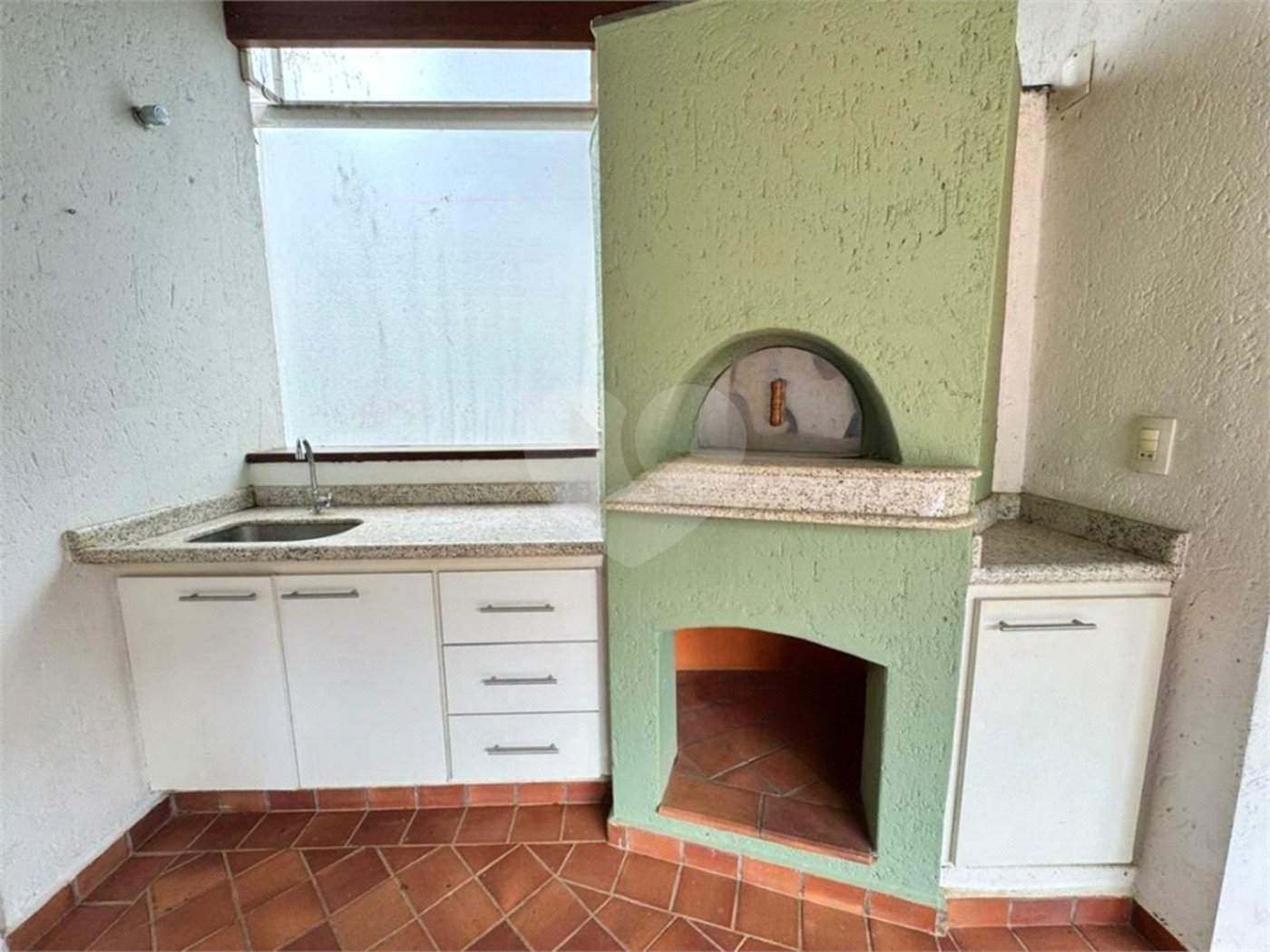 Casa à venda com 3 quartos, sendo 1 suíte,  no condomínio Residencial Recanto dos Paturis, Vinhedo - SP