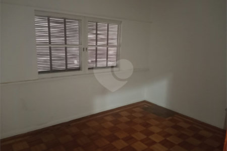 Casa Térrea à venda ou para alugar com 3 quartos, sendo 1 suíte, em Caxingui, São Paulo, SP