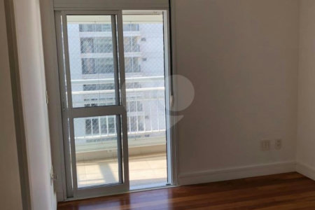Apartamento à venda com 3 suítes em Vila Suzana, São Paulo, SP