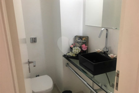 Apartamento à venda com 3 suítes em Vila Andrade, São Paulo, SP