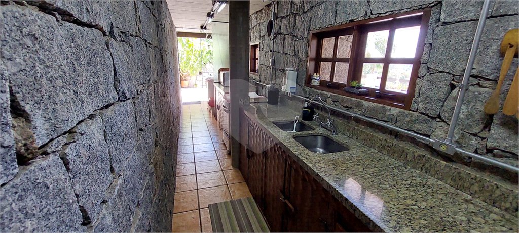 Casa à venda com 3 quartos, sendo 2 suítes, no condomínio Alpes de Caieiras, Caieiras - SP